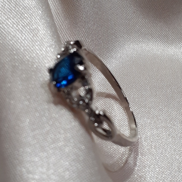 Inlaid Sapphire Zircon Size 11 Ring - Picture 9 of 9
